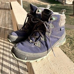 Ahnu Hiking Boots - Women’s 7